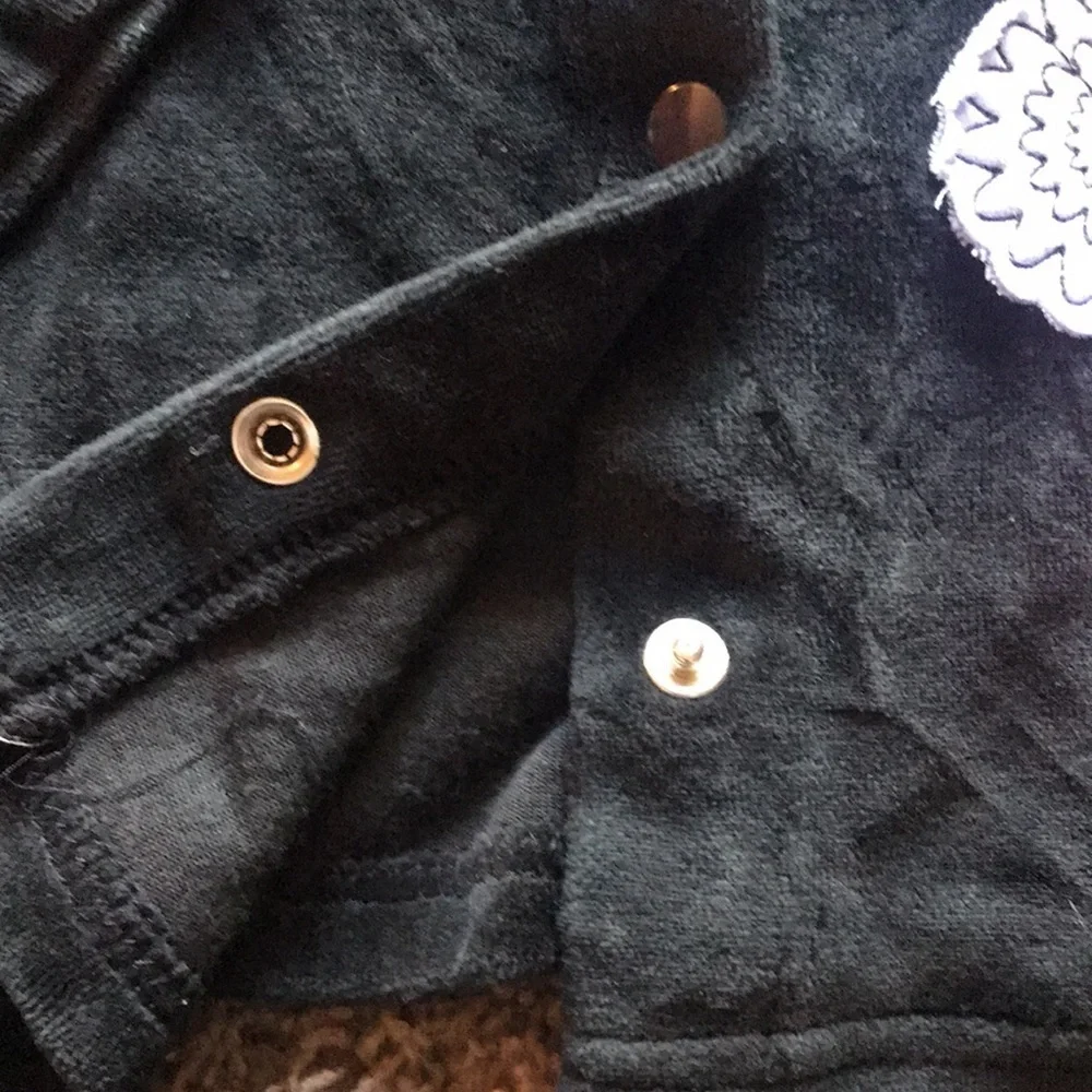 Macy’s WARM Black Button Up Matching Super Soft Thick Warm Flower Pants Top